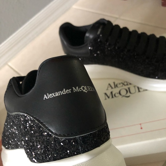 Alexander McQueen - Picture 3 of 7